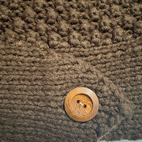 Vintage hand knit Sweater with Button Accents - Picture 3 of 5